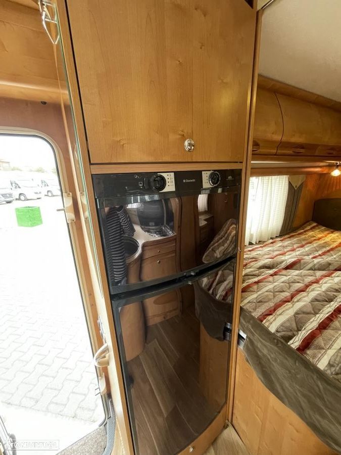 Rapido Serie 70 7099 cama francesa chassi ALKO - 24