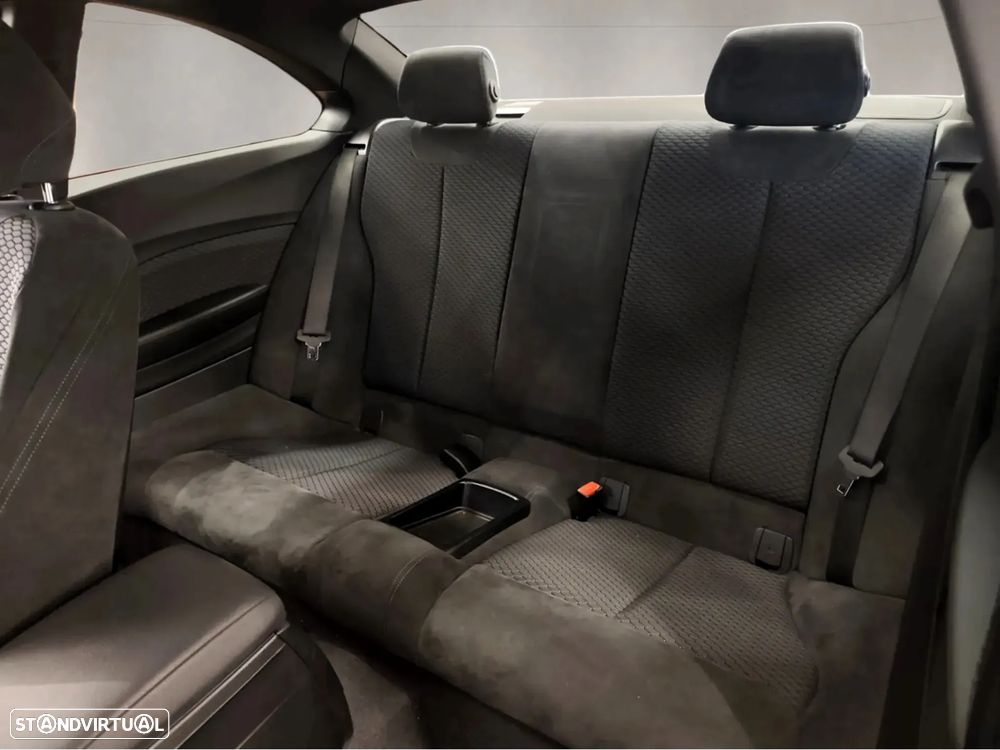 BMW 228 i Pack M - 12
