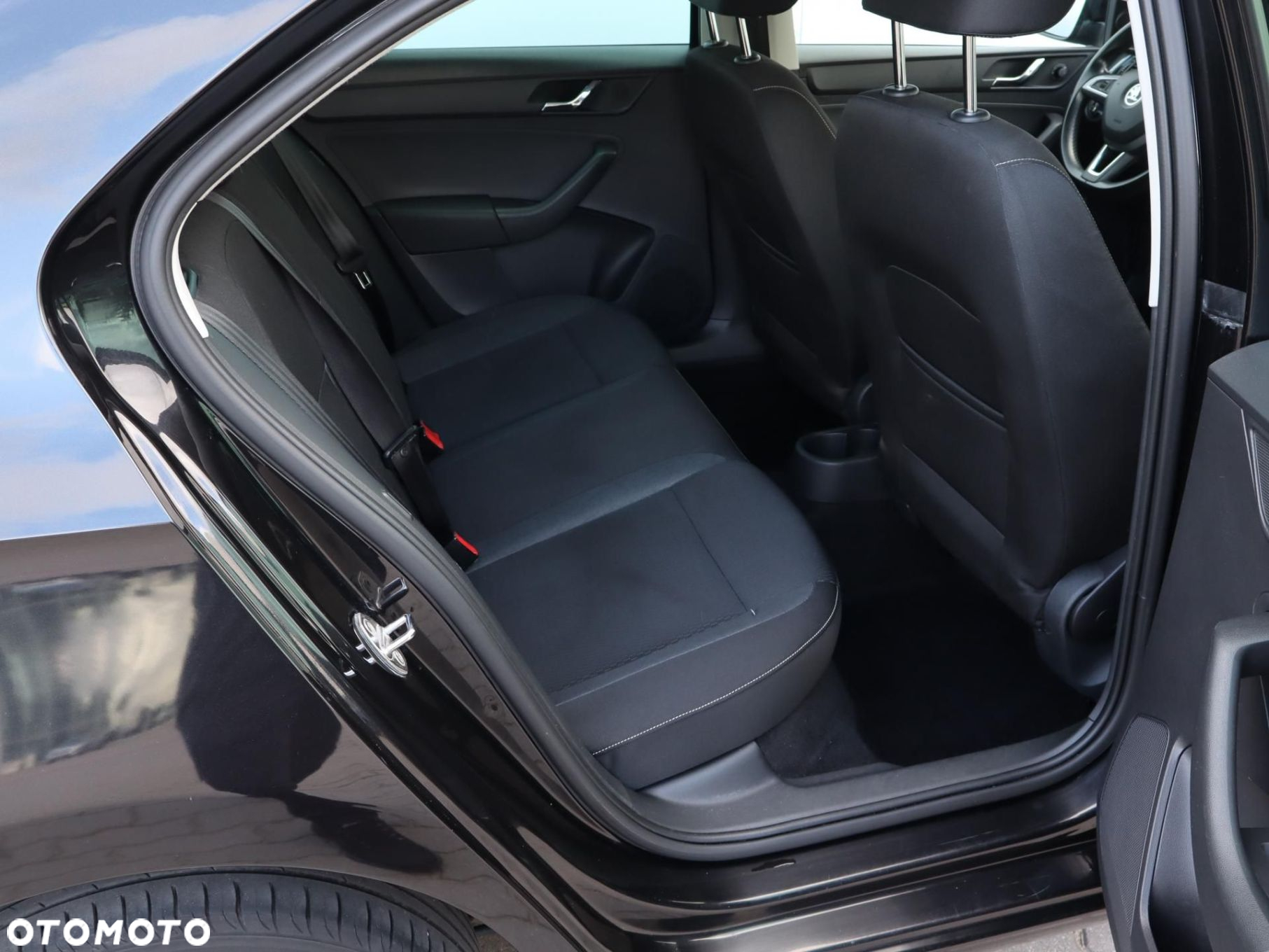 Skoda RAPID - 7