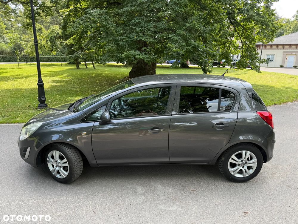 Opel Corsa 1.2 16V Graphite - 4
