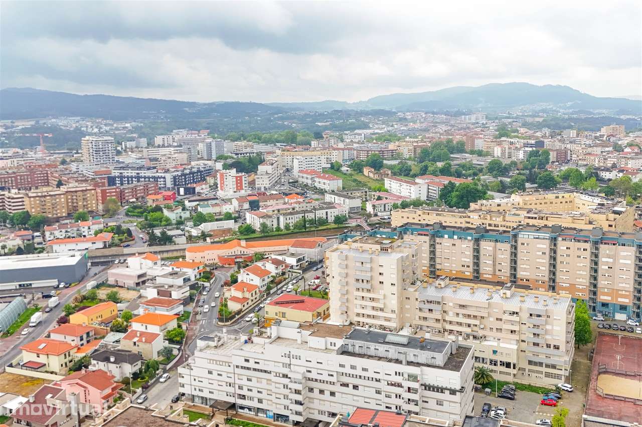 Apartamento T4 em Barcelos – Espaço, Conforto e Excelente Varanda! - Grande imagem: 4/35