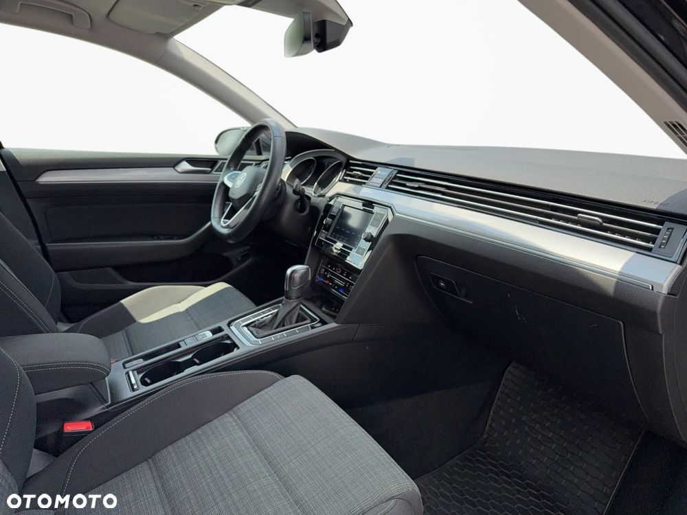Volkswagen Passat 2.0 TDI EVO Business DSG - 9