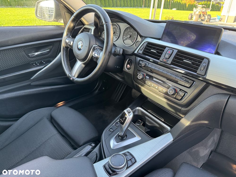 BMW Seria 3 320d Touring Sport Line - 29
