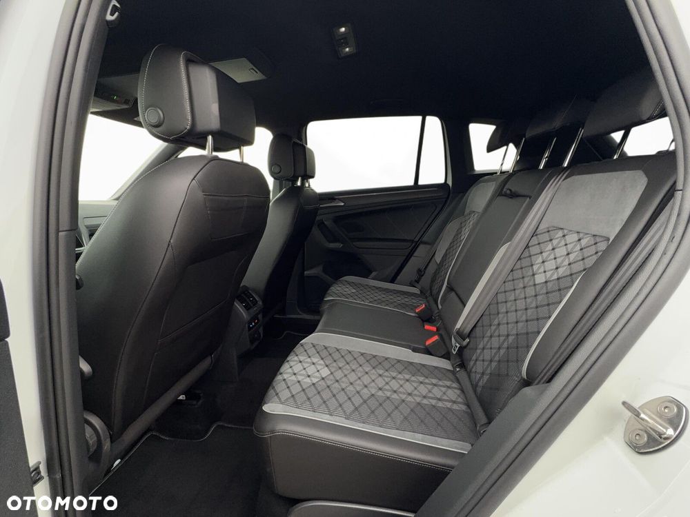 Volkswagen Tiguan 2.0 TDI SCR 4Mot R-Line DSG - 27