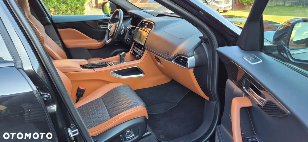 Jaguar F-Pace 5.0 V8 P550 AWD SVR - 29