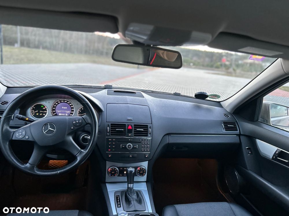 Mercedes-Benz Klasa C 180 Kompressor Automatik BlueEFFICIENCY - 13