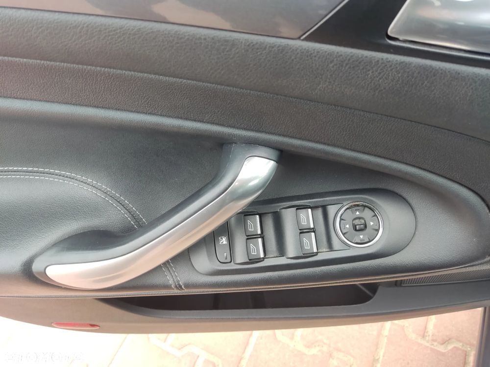 Ford Mondeo 2.0 TDCi Champions Edition - 18