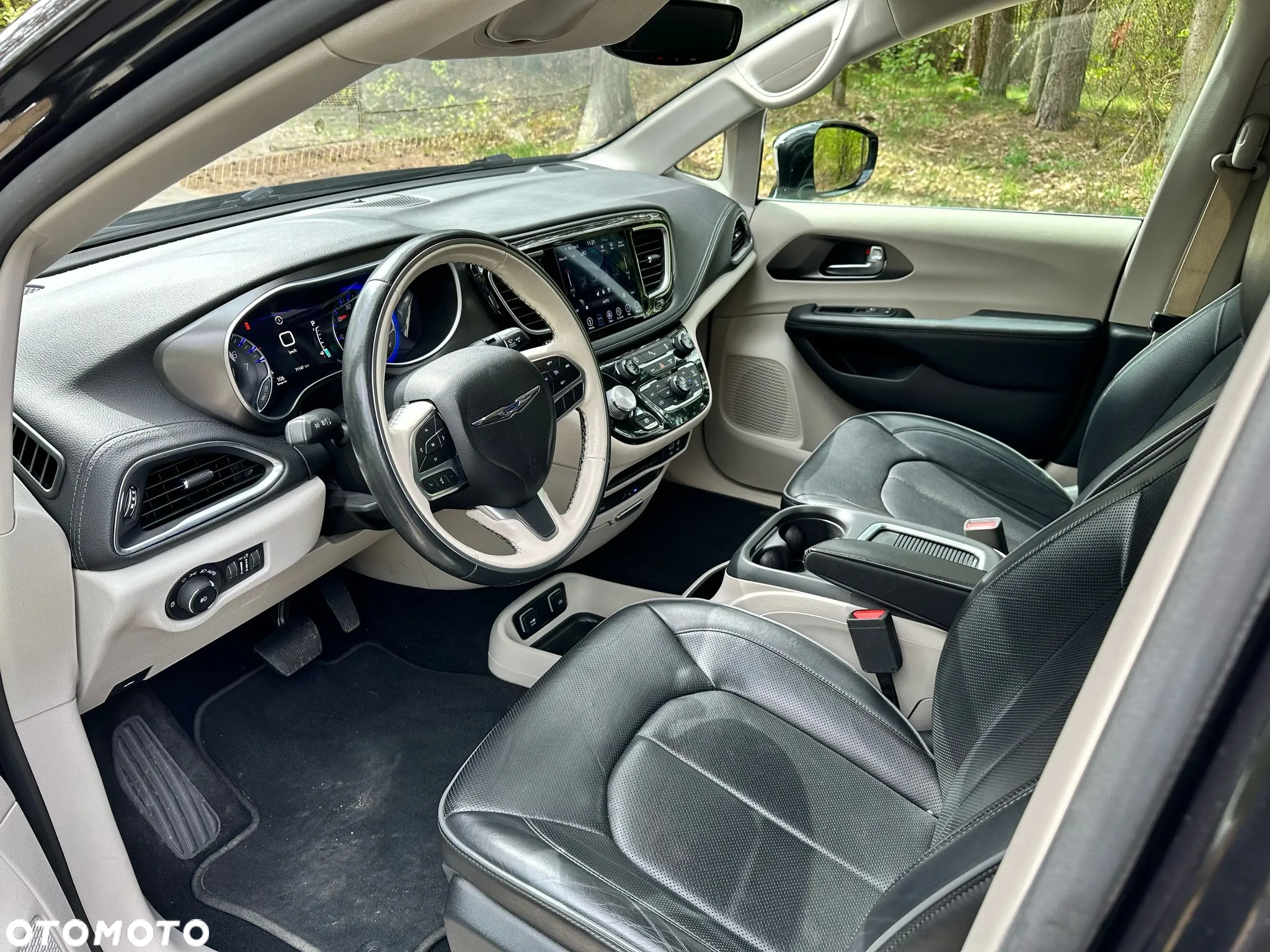 Chrysler Pacifica - 23