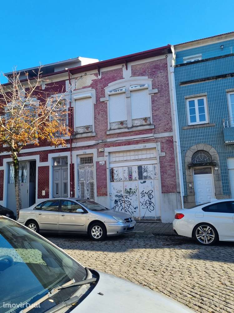 REF2010 - MORADIA C/Garagem e Jardim - Rua Duque Saldanha, Porto - Grande imagem: 3/15