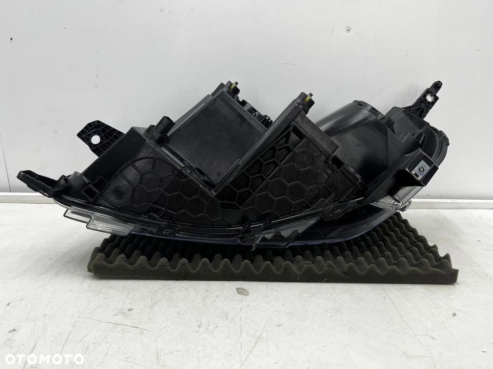 Lampa reflektor Toyota ProAce Expert Jumpy Scudo Ulysse Vivaro C Life 23r.- LIFT EU prawa przednia E - 18