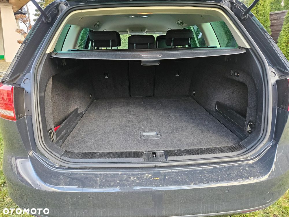 Volkswagen Passat Variant 2.0 TDI Comfortline DSG - 24