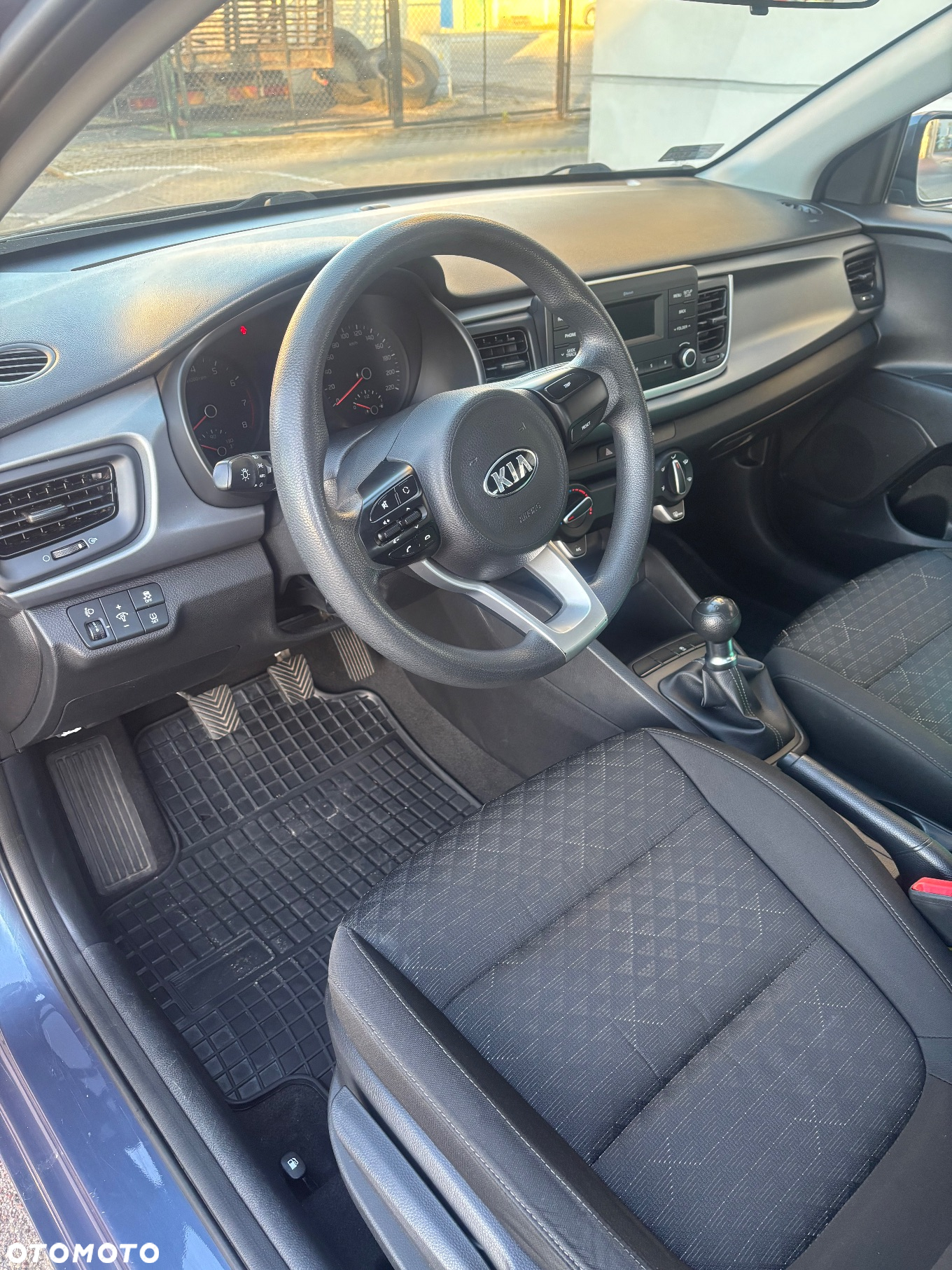 Kia Rio 1.2 M - 11
