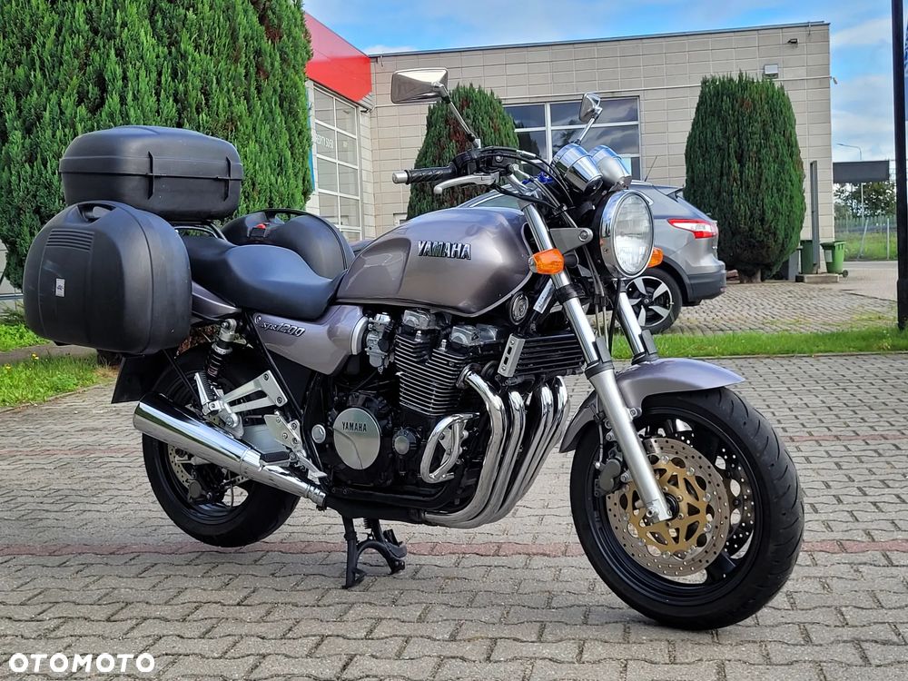 Yamaha XJR - 6