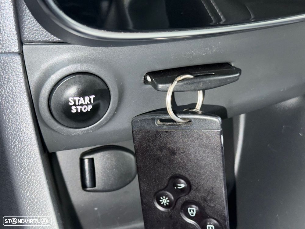 Renault Clio 0.9 TCe Limited - 23