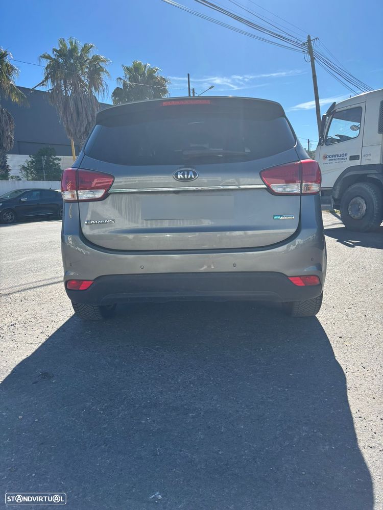 Kia Carens 1.7 CRDi ISG TX - 12