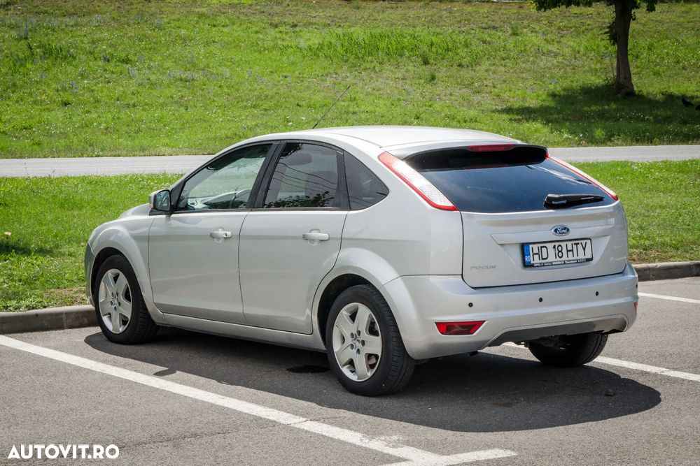 Ford Focus 1.6i Ambiente - 4