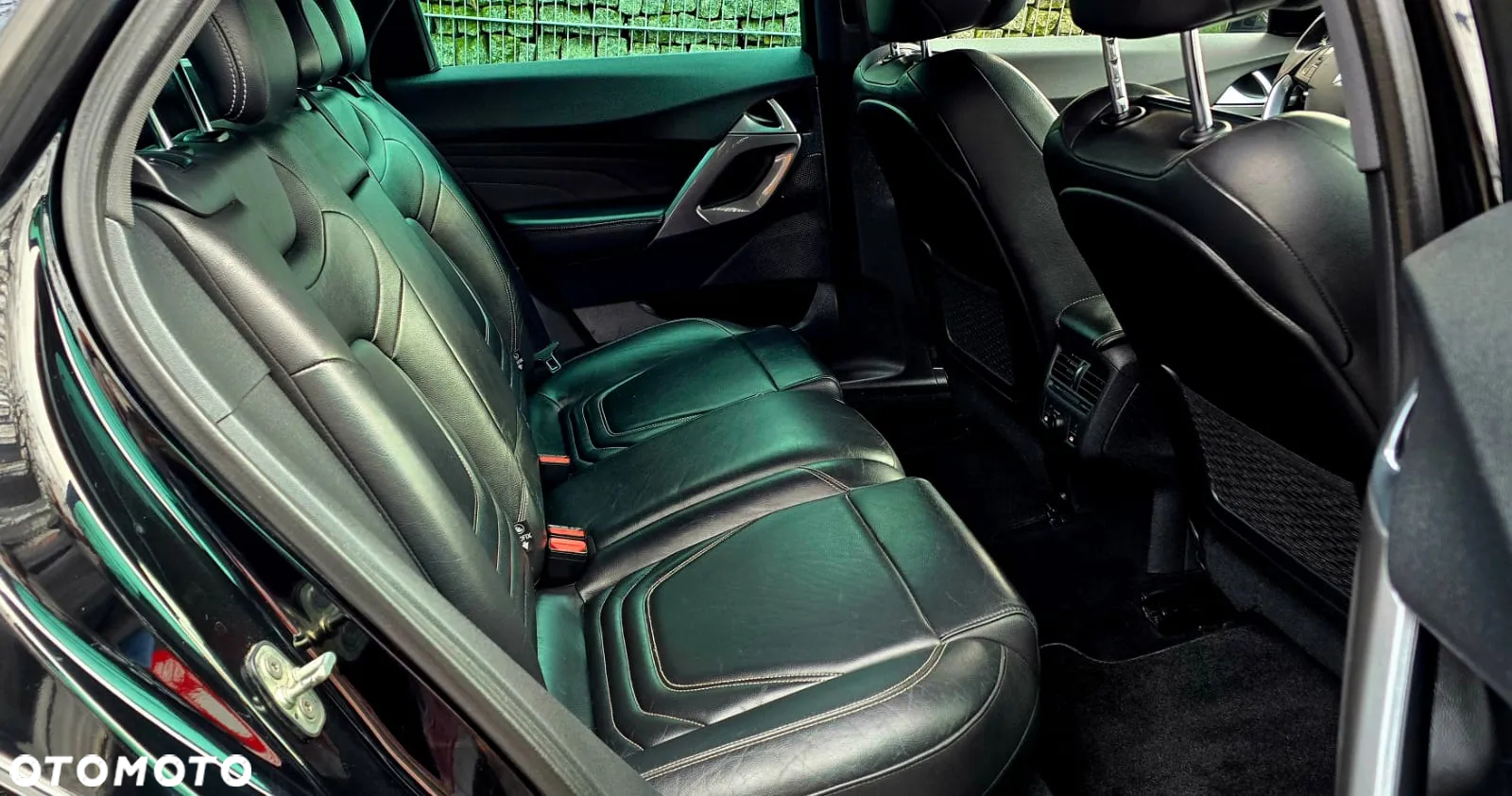 Citroën DS5 2.0 HDi Hybrid4 SoChic MCP - 13