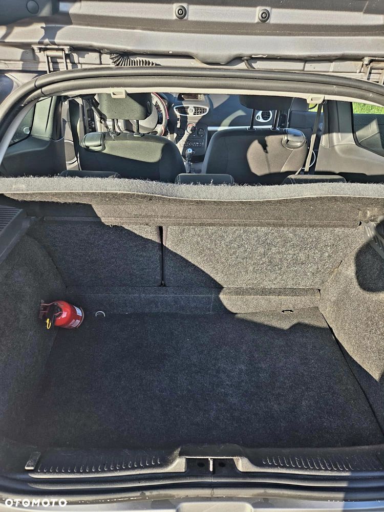 Renault Clio - 8