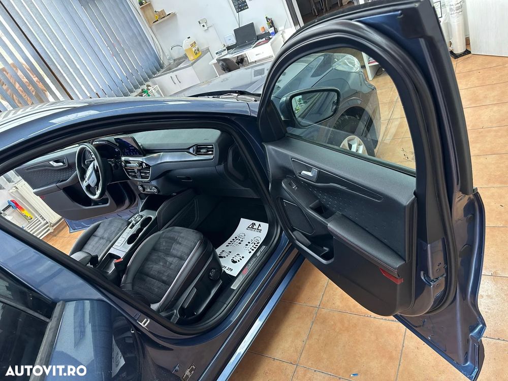 Ford Kuga ver-2-5-duratec-phev-st-line - 6