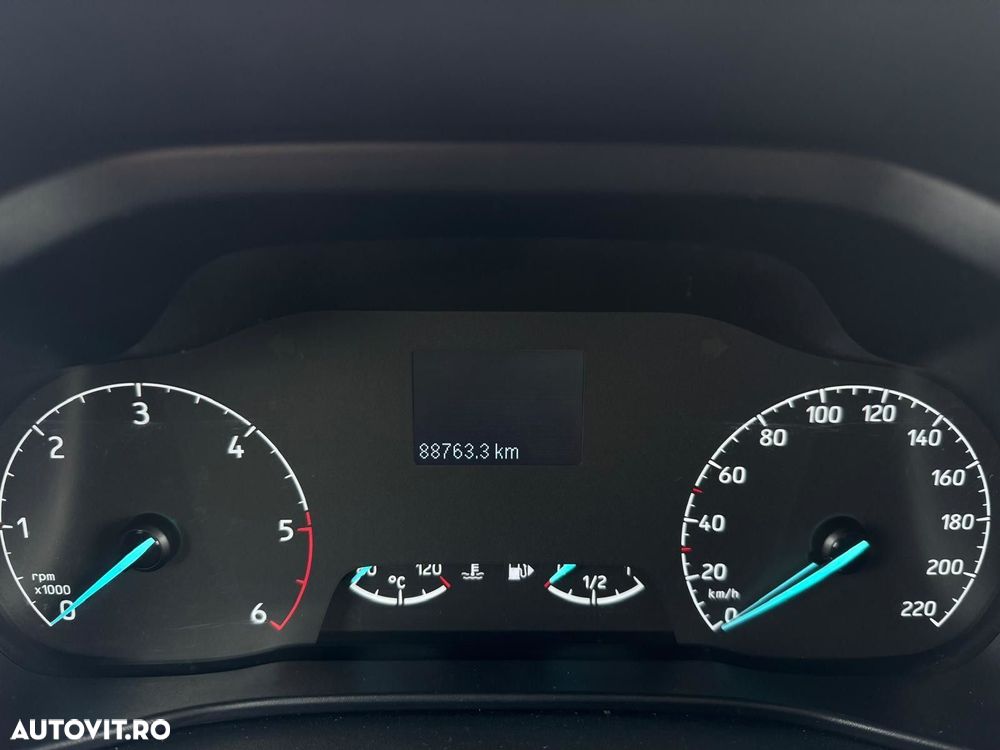 Ford Transit Connect - 8