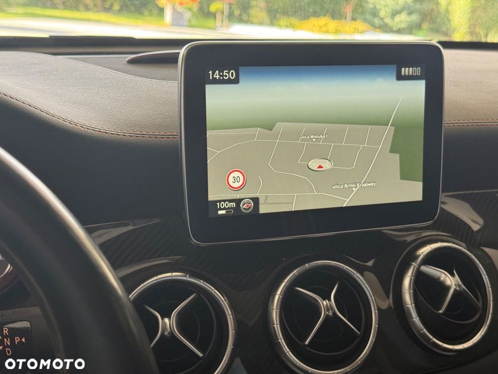 Mercedes-Benz CLA 200 7G-DCT - 8