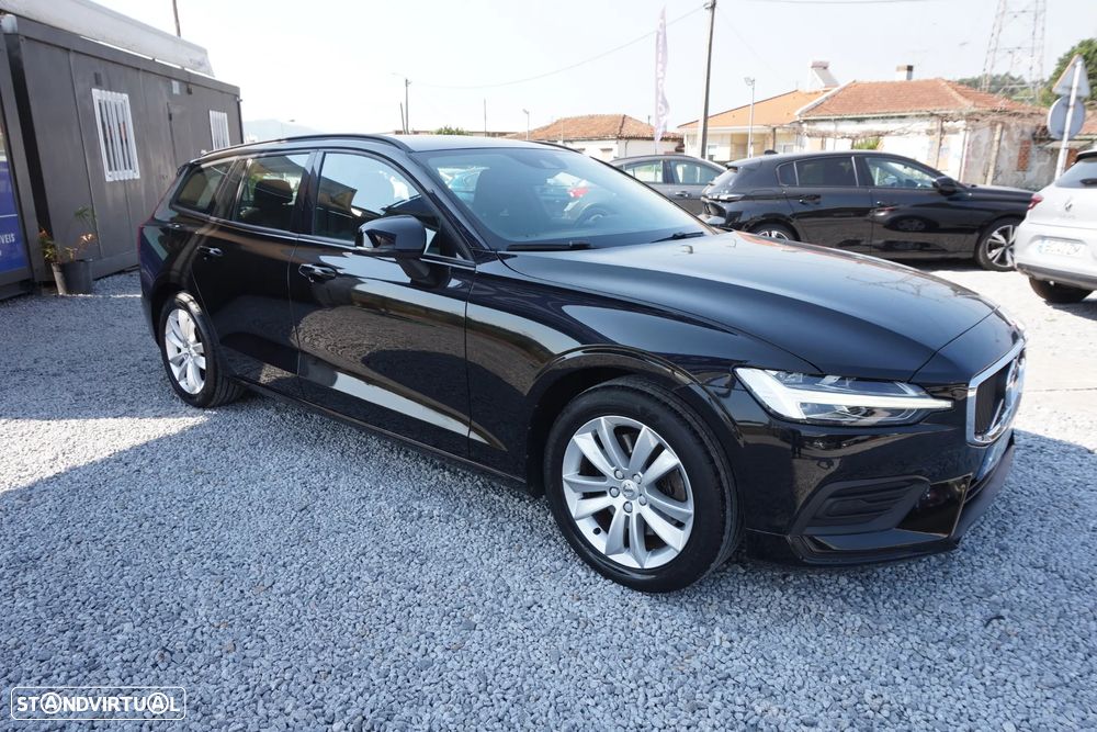 Volvo V60 2.0 B4 Momentum Core Geartronic - 2