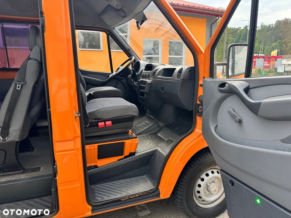 Mercedes-Benz Sprinter - 12