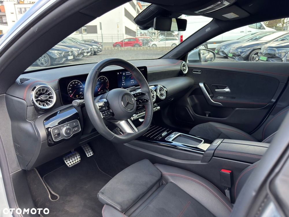 Mercedes-Benz CLA 200 AMG Line 7G-DCT - 15