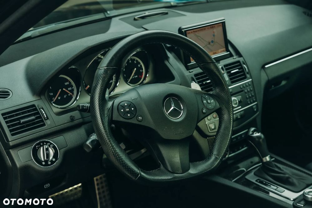 Mercedes-Benz Klasa C 63 AMG 7G-TRONIC SPORT EDITION - 25