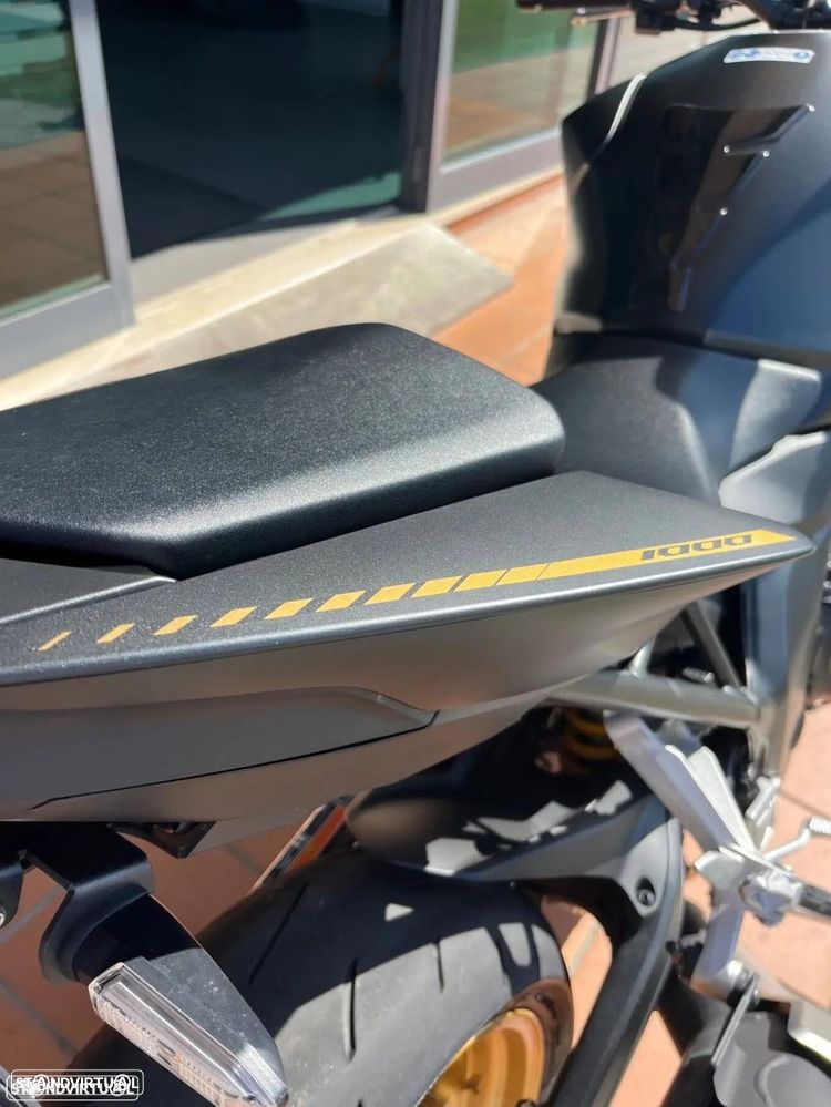 Honda Hornet - 2