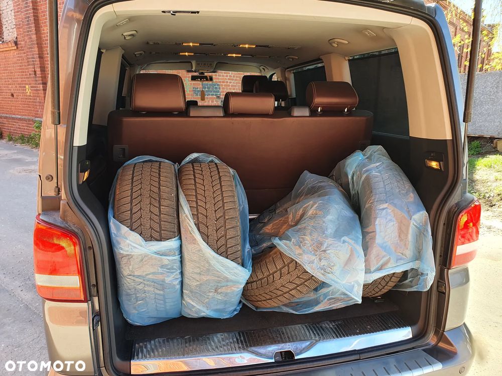 Volkswagen Multivan - 29