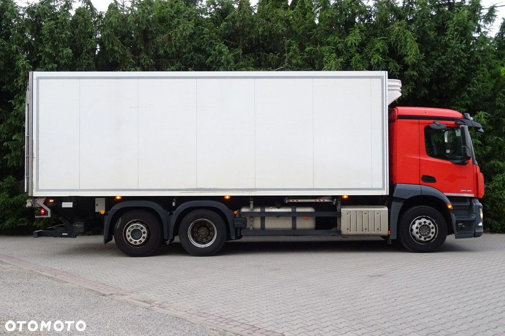 Mercedes-Benz Antos 2840 sypialna euro 6 kontener chłodnia 18 palet 3 osie - 4