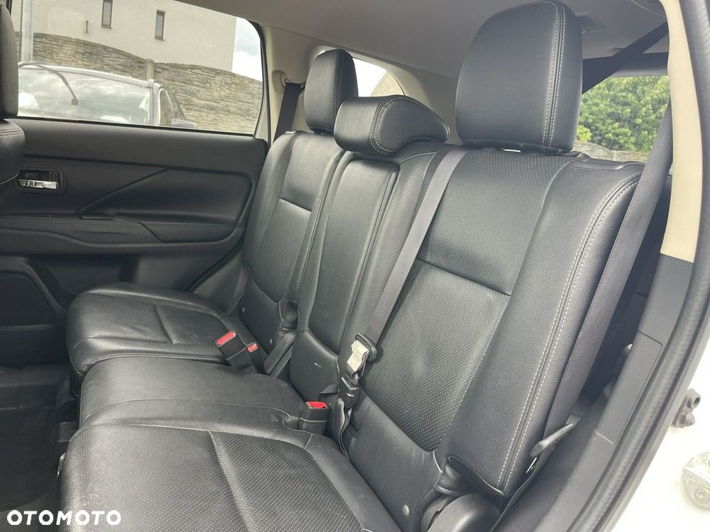 Mitsubishi Outlander - 10