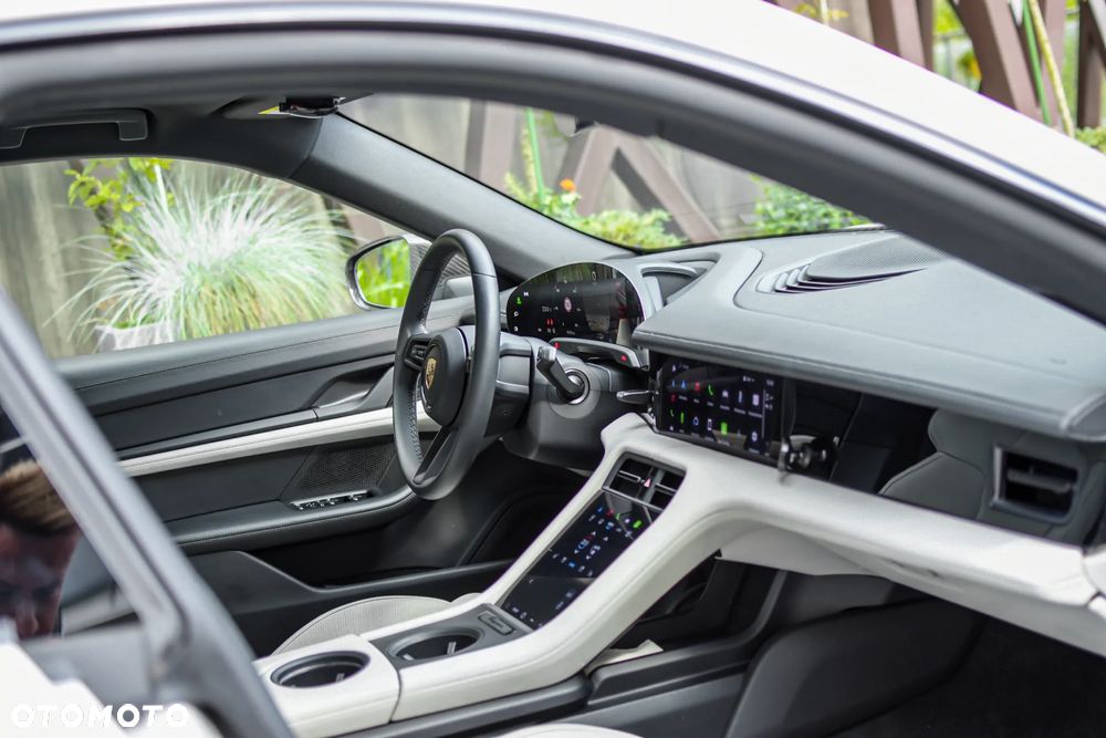 Porsche Taycan 4S Performance Plus - 9