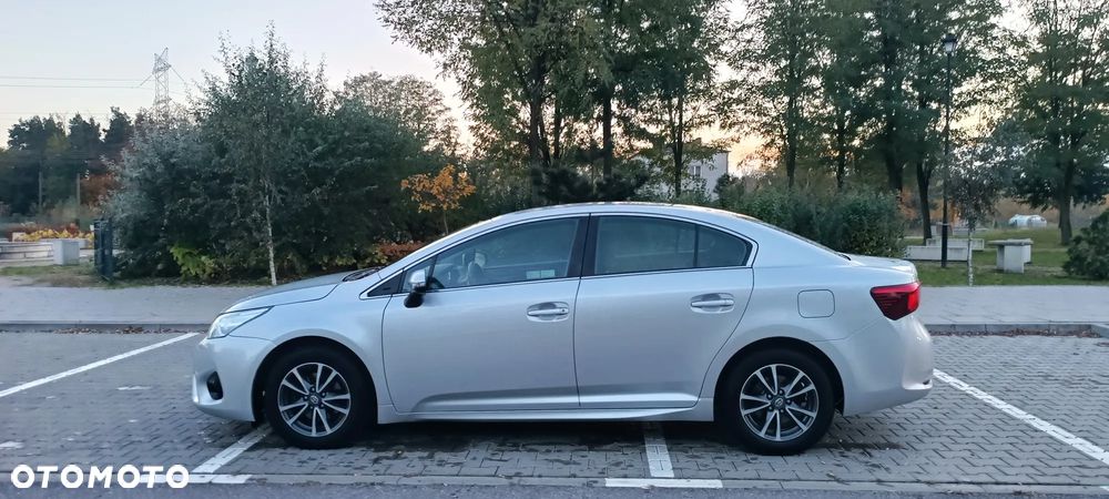 Toyota Avensis 2017 photo 5