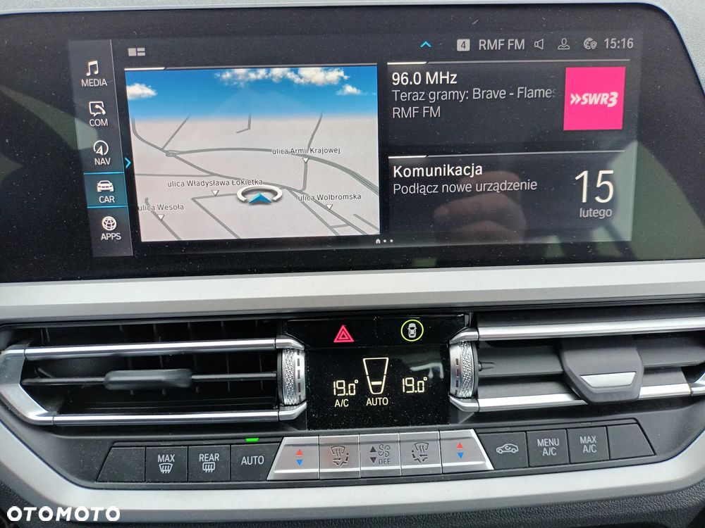 BMW Seria 3 330e xDrive - 10