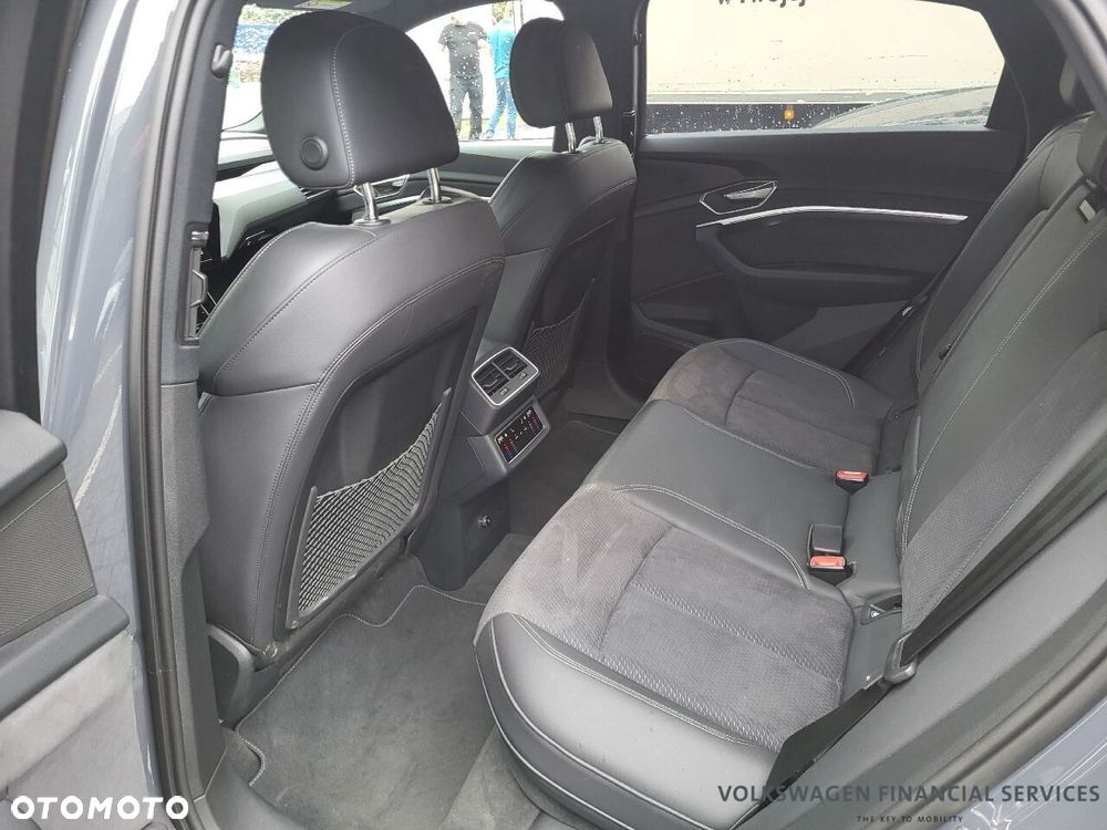 Audi Q8 Sportback e-tron - 8