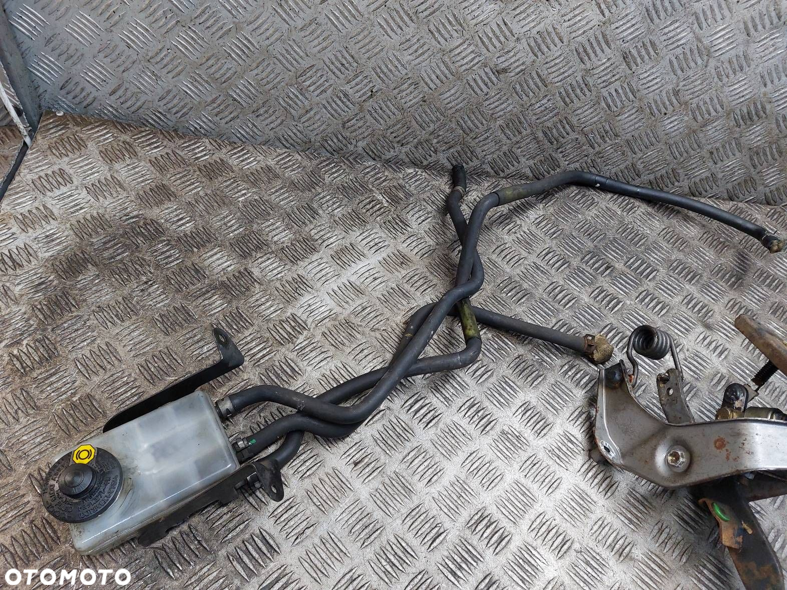 PRZEWÓD WYSPRZĘGLIK POMPKA SPRZĘGŁA PEDAŁ TOYOTA PREVIA II 2.0 D4D - 5