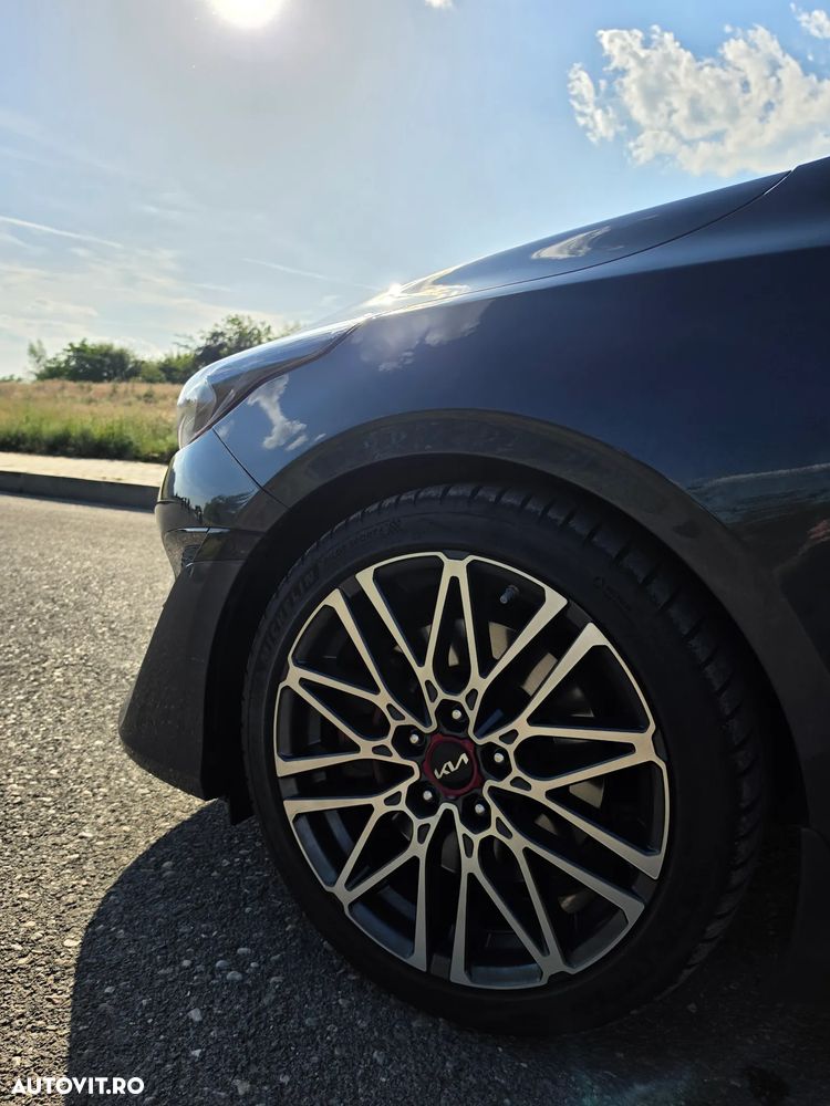 Kia Ceed - 5