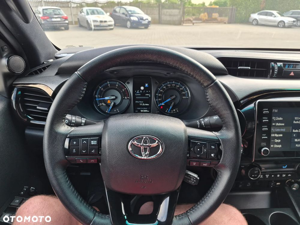 Toyota Hilux 2.8 D-4D Double Cab Invincible Sport 4x4 - 11