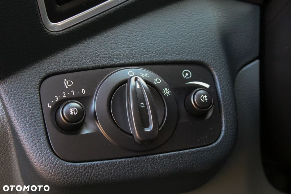 Ford Grand C-MAX 2.0 TDCi Champions Edition - 32