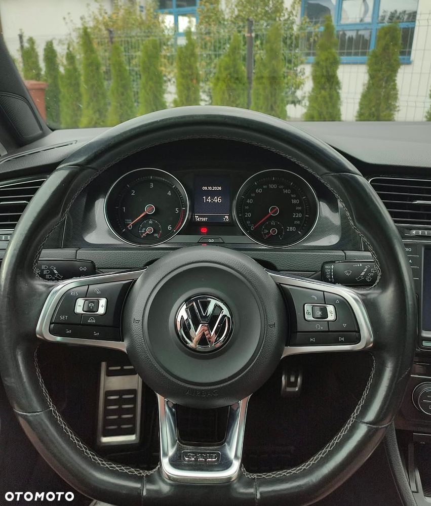 Volkswagen Golf - 16