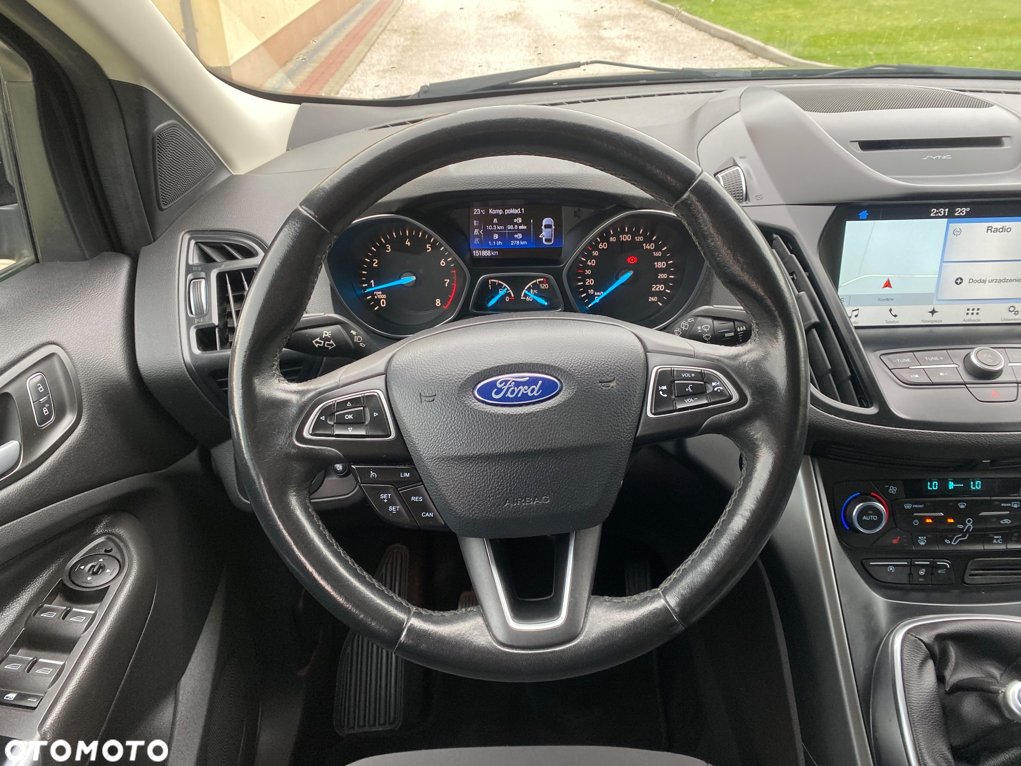 Ford Kuga 1.5 EcoBoost 2x4 Titanium - 24