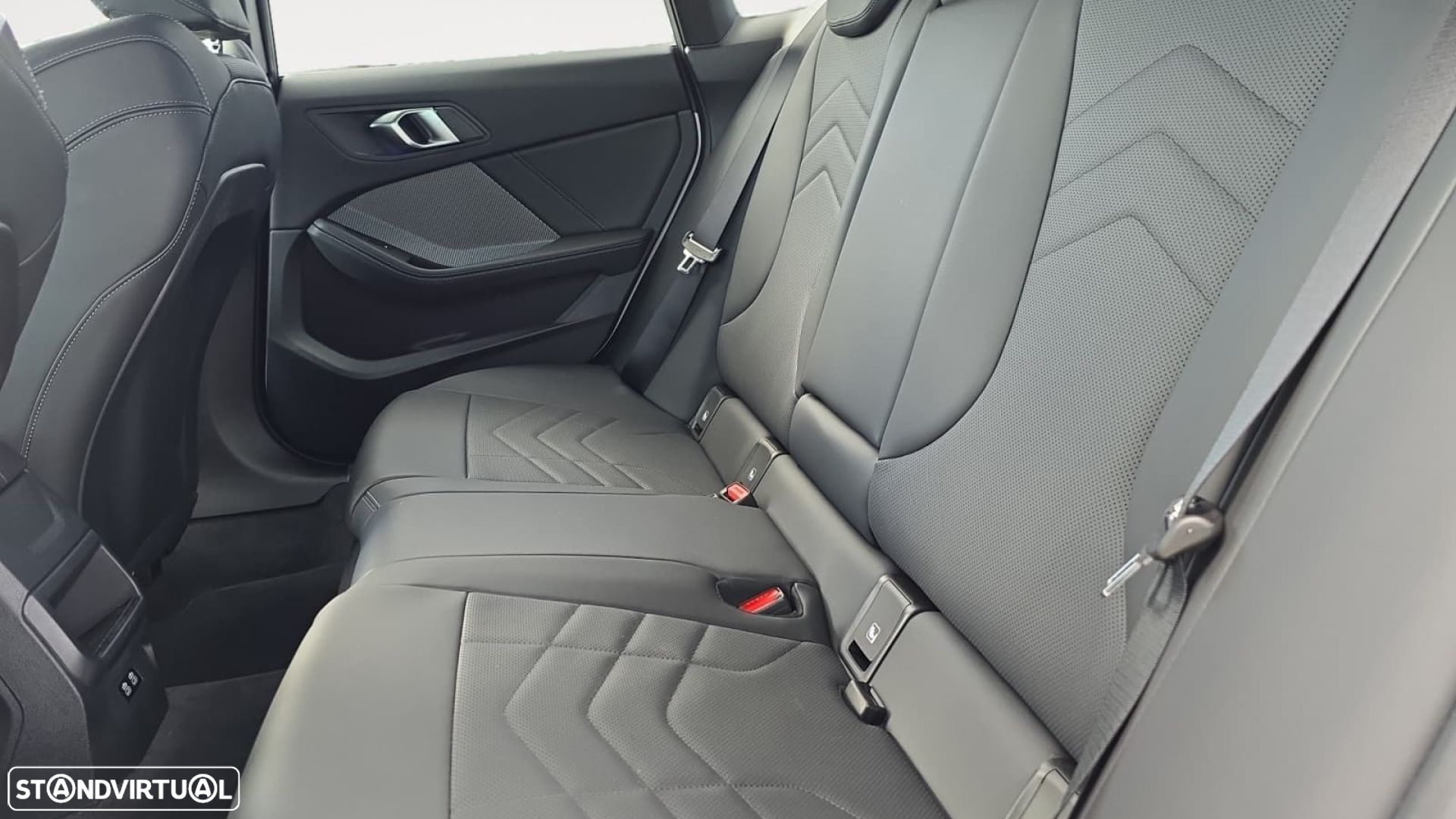 BMW 220 Gran Coupé Pack Desportivo M - 14