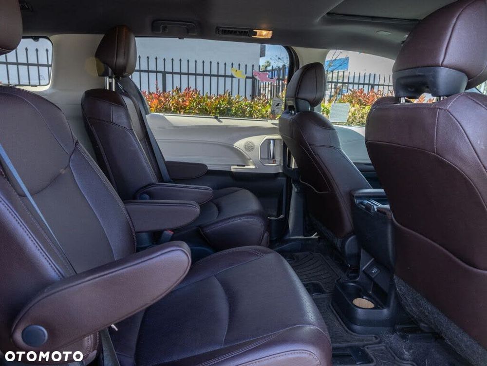 Toyota Sienna - 19