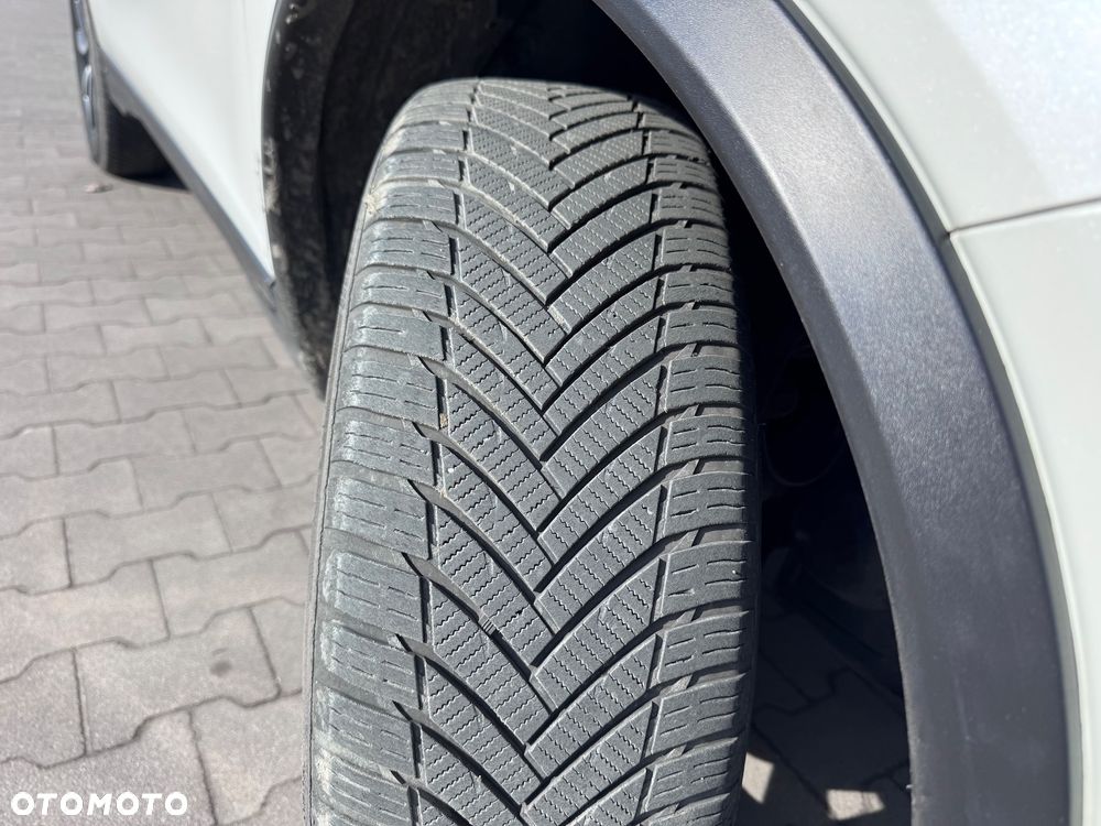 Nissan X-Trail 1.6 DCi N-Connecta 2WD Xtronic 7os - 21