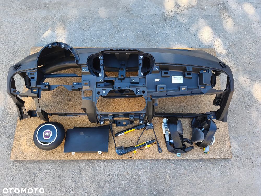 DESKA ROZDZIELCZA KONSOLA ZESTAW AIRBAG PODUSZKI ORYGINAŁ DEMONTAŻ FIAT 500 LIFT - 1