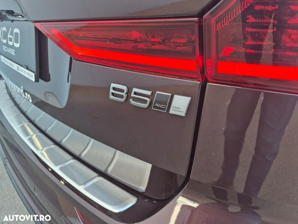 Volvo XC 60 B5 AT AWD MHEV Plus Dark - 22
