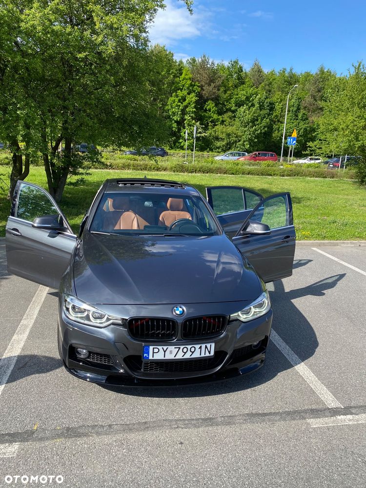 BMW Seria 3 330i xDrive - 1