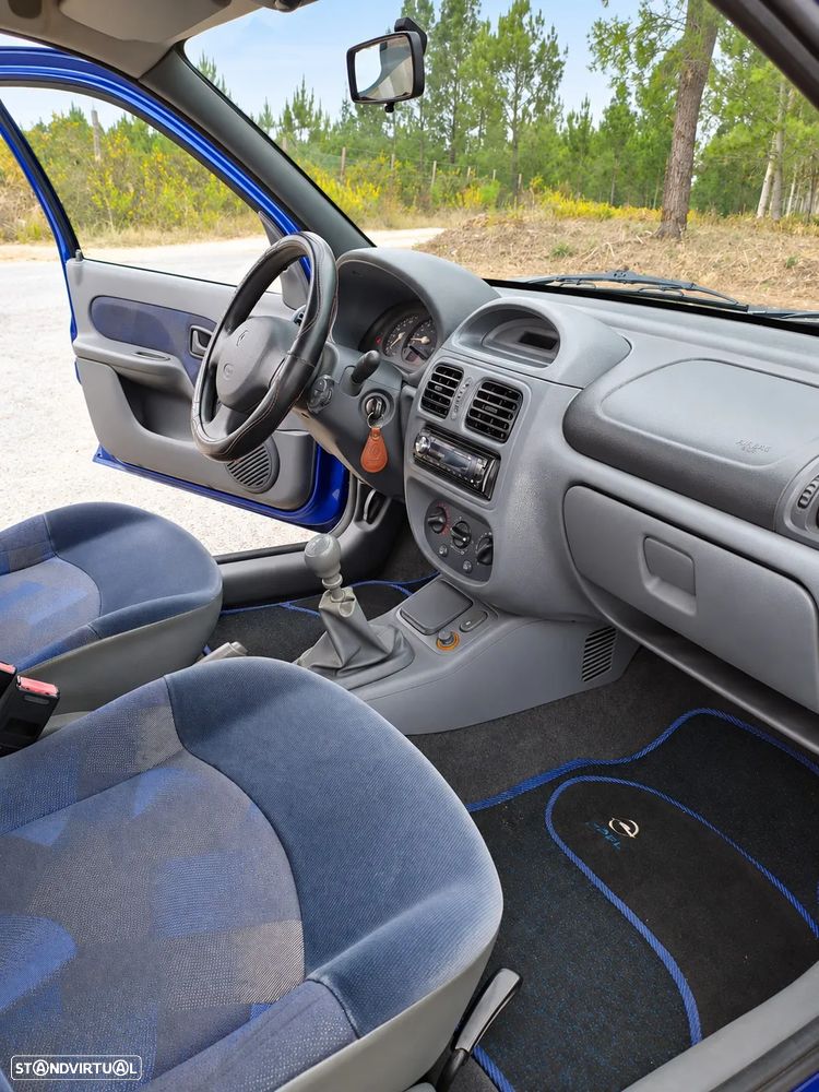 Renault Clio - 11